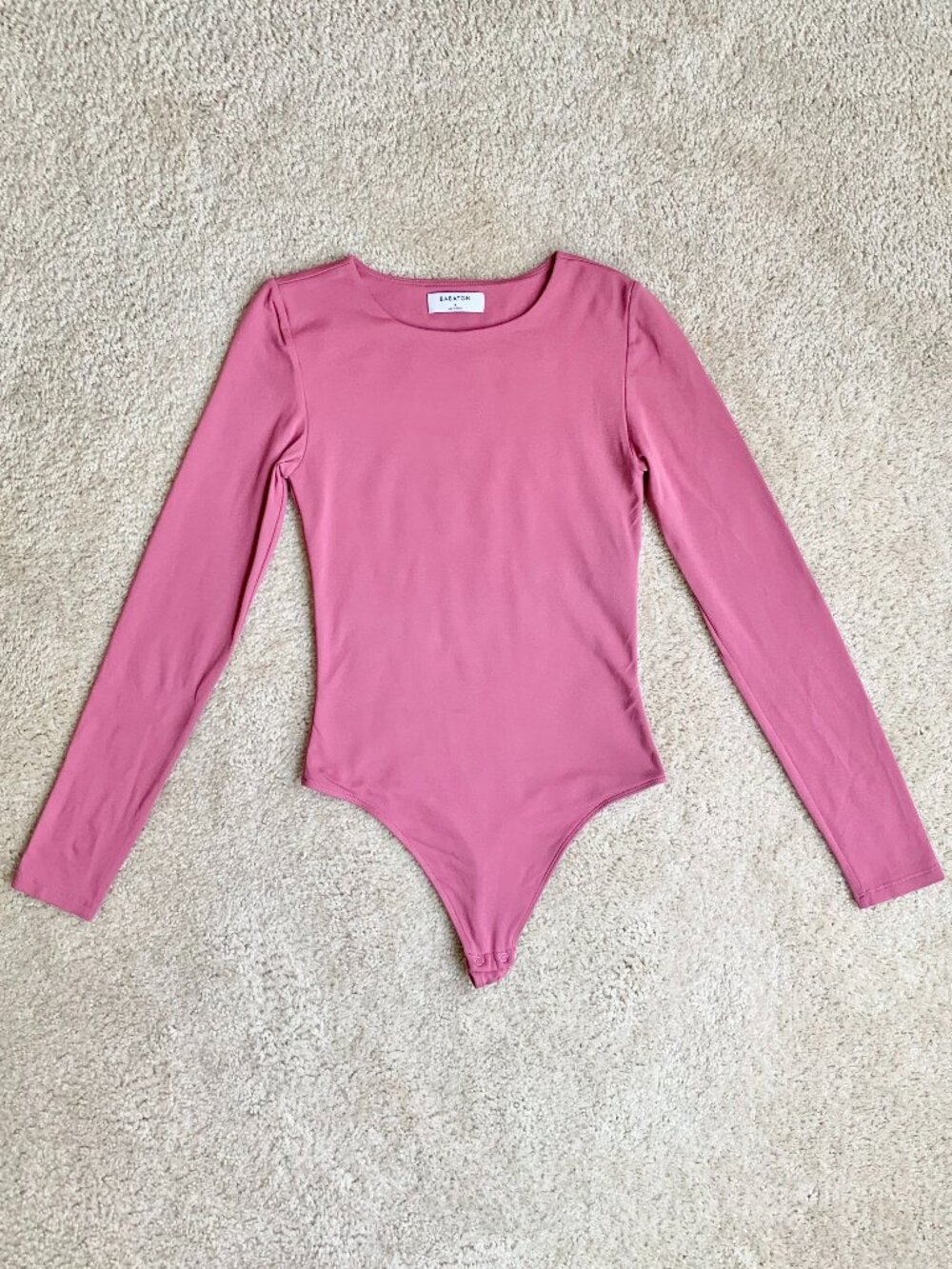 Like New Aritzia Babaton Contour Crew Long-Sleeve Bodysuit, Pink, Small